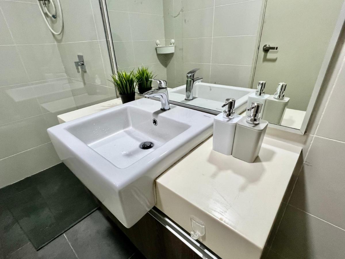 Royale Cottage Midvalley Netflix Pools 4 Pax Джохор Бахру Екстериор снимка