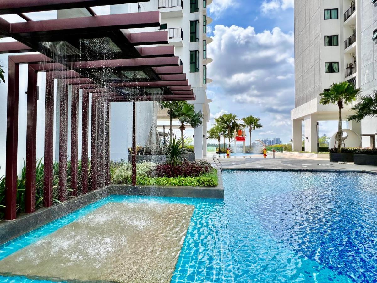 Royale Cottage Midvalley Netflix Pools 4 Pax Джохор Бахру Екстериор снимка